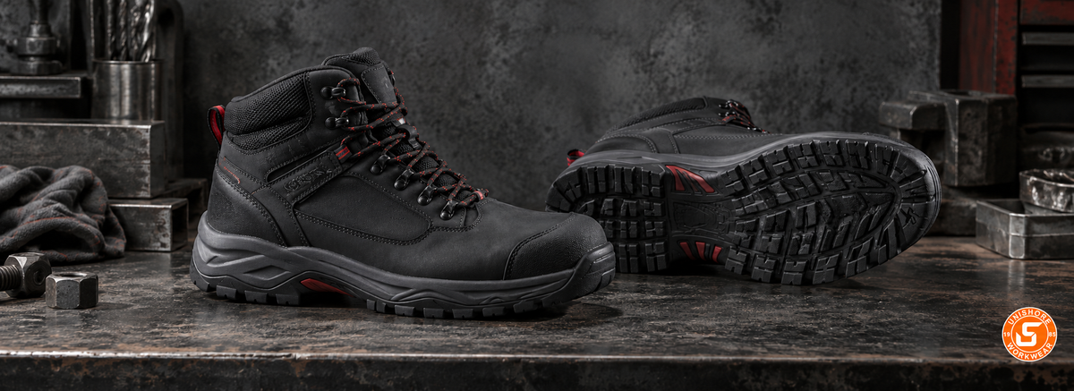 Illustration von Arbeitsschuhen und einem Schuhsohlenquerschnitt zum Milwaukee-Schuh Ratgeber von Unishore Workwear.