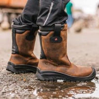 Safety boots