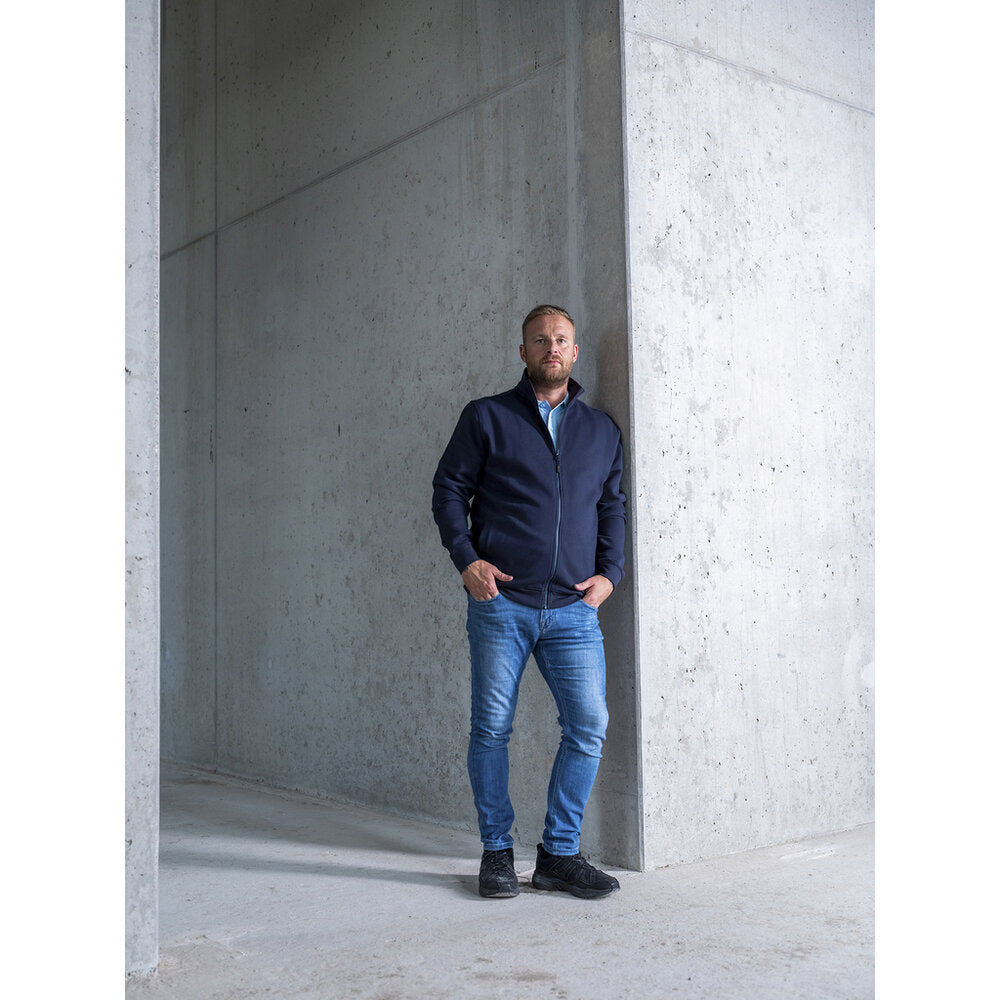 santino-advance-sweatjack-luis