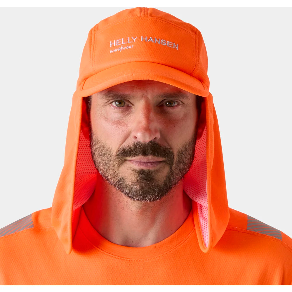 79763_helly-hansen-summer-h2o-cap-met-nekbescherming-79763-onbody1