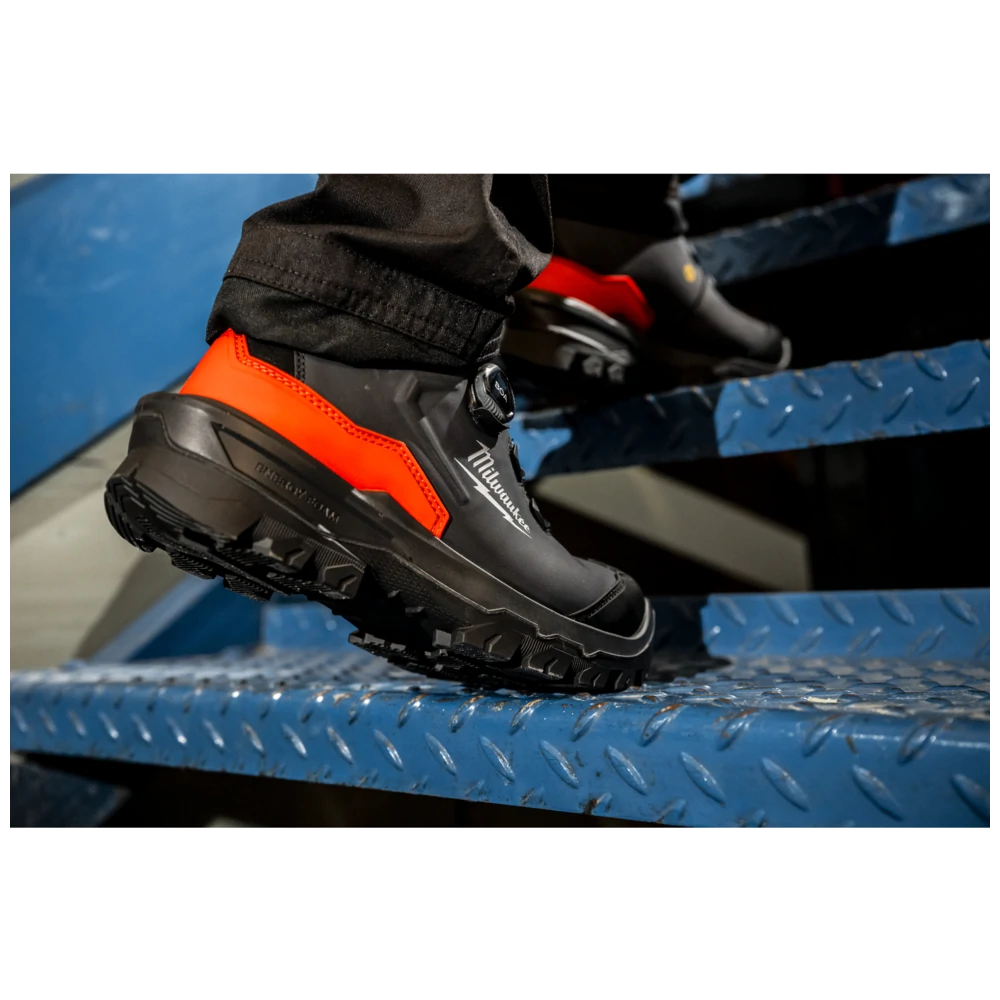 mwamtl2_milwaukee-armourtred-s3s-lage-veiligheidsschoenen-b1l110111w