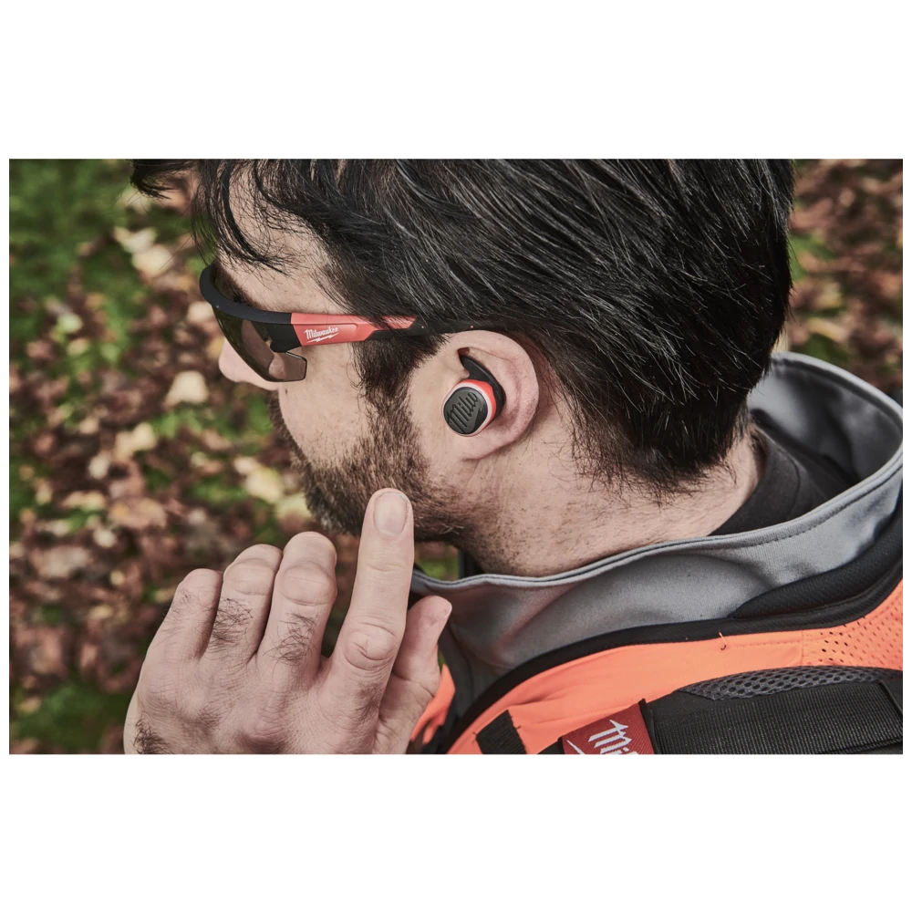 mwrlepb_milwaukee-actieve-bluetooth-gehoorbescherming-l4-rlepb-4933478750
